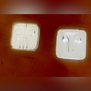 2 pair NEW Wired Earbuds
